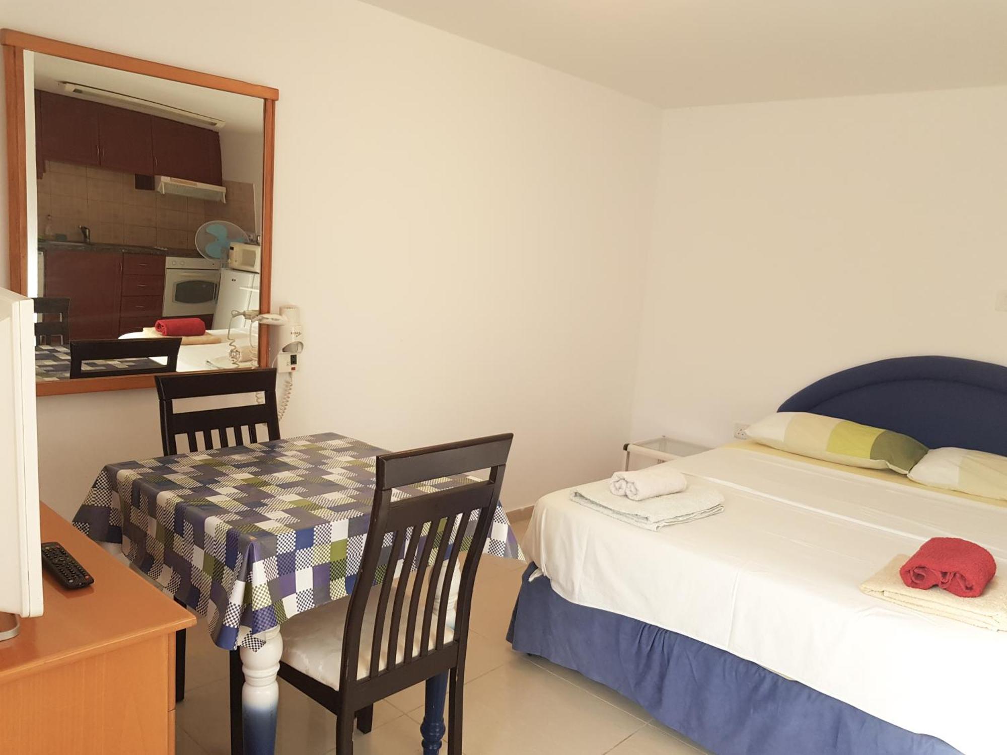 Galatia'S Court Apartment Paphos Phòng bức ảnh