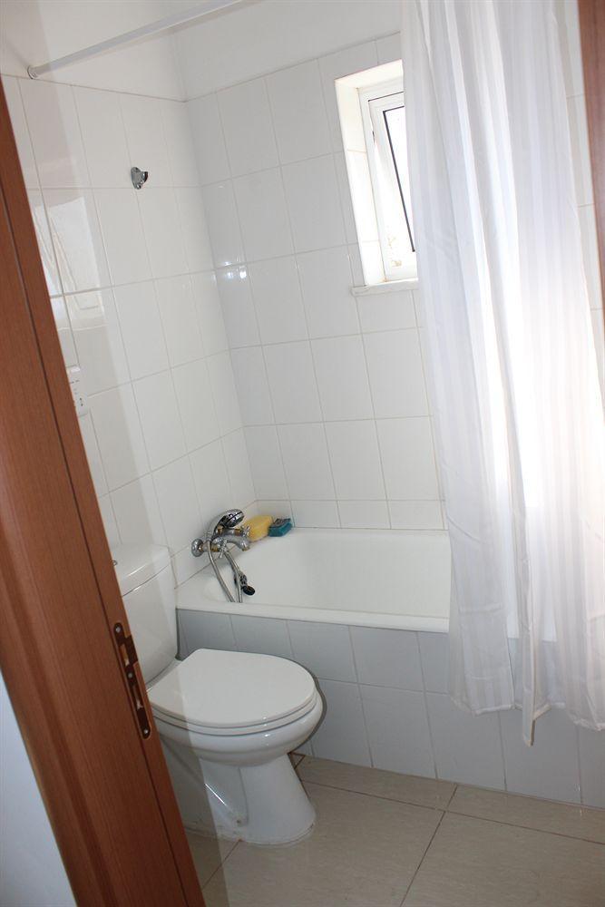 Galatia'S Court Apartment Paphos Ngoại thất bức ảnh