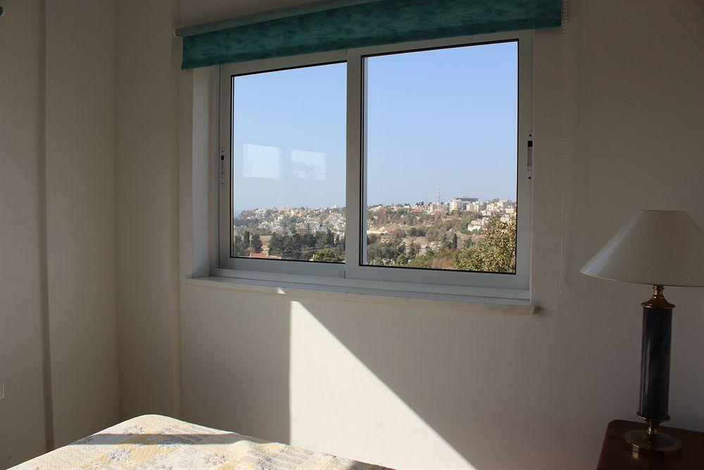 Galatia'S Court Apartment Paphos Ngoại thất bức ảnh
