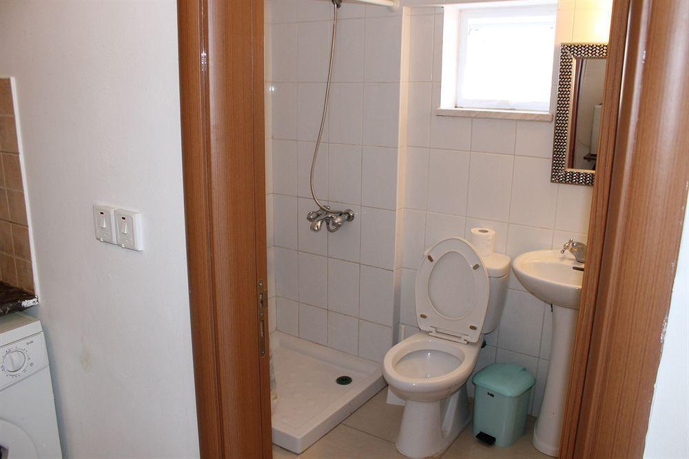 Galatia'S Court Apartment Paphos Ngoại thất bức ảnh