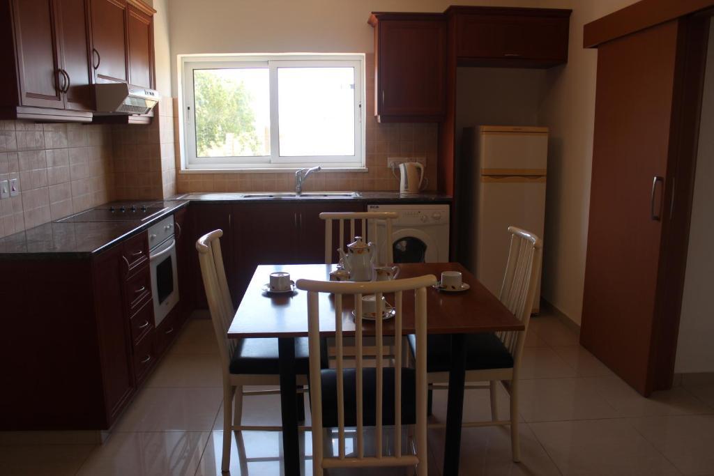 Galatia'S Court Apartment Paphos Phòng bức ảnh