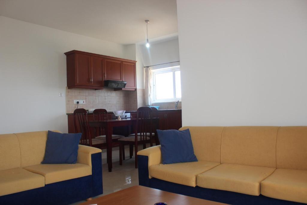 Galatia'S Court Apartment Paphos Ngoại thất bức ảnh