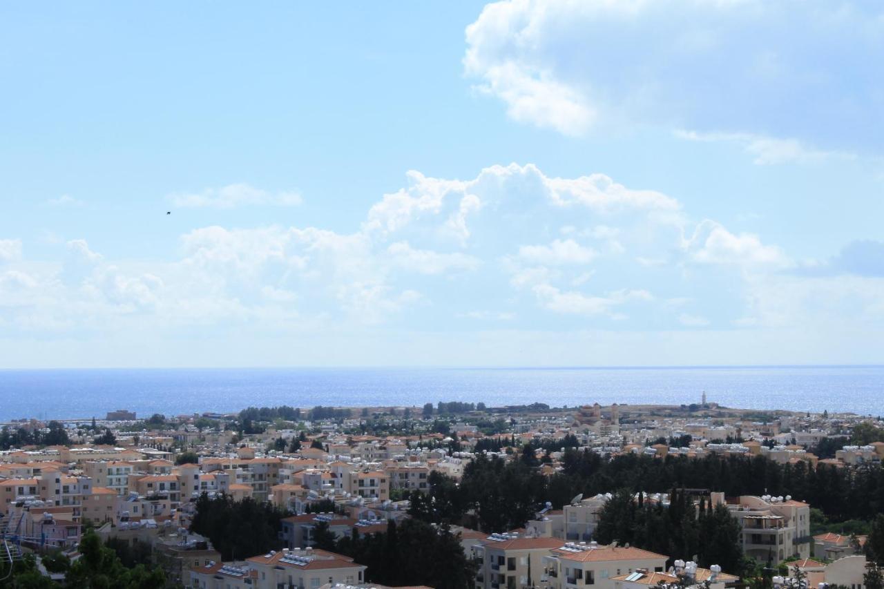 Galatia'S Court Apartment Paphos Ngoại thất bức ảnh