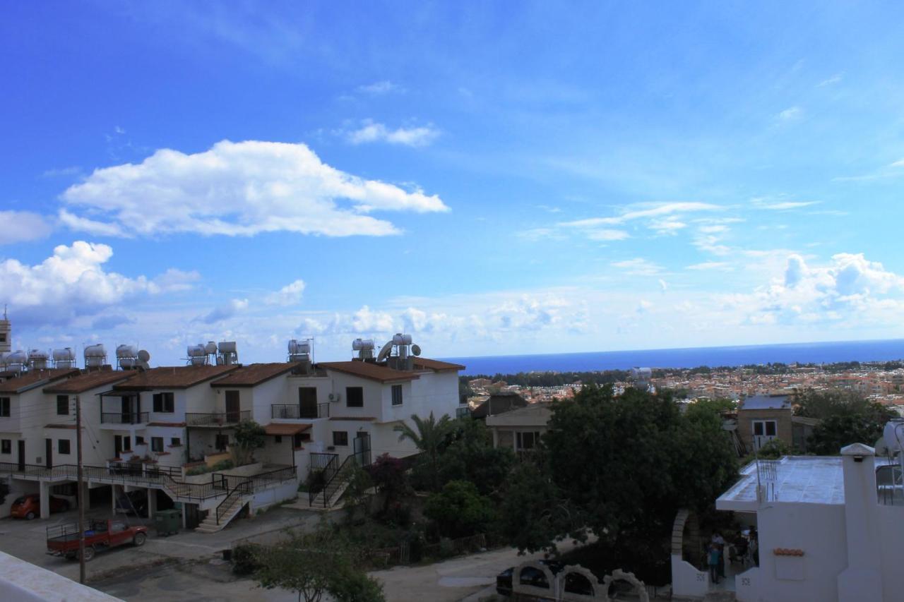 Galatia'S Court Apartment Paphos Ngoại thất bức ảnh